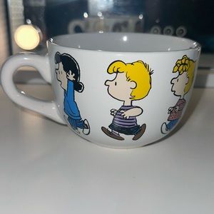 Large Charlie Brown characters mug